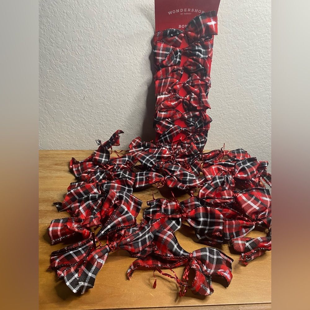 Christmas Tree Holiday Plaid Bows Black Red Silver 32 count 4” bows Farmhouse - Picture 2 of 4